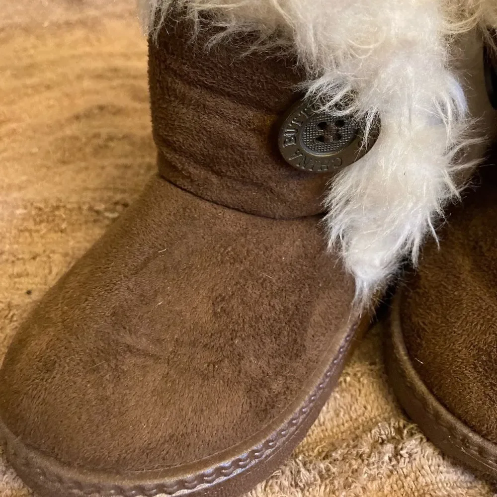 CHINA BUTTON CITY “uggish like” BOOTIES- SZ 23 - approx 6”. Fantastic condition